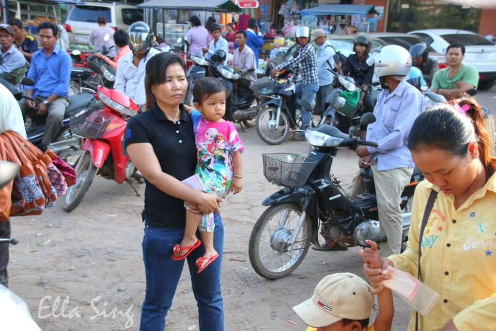 Mopeds in Kambodscha